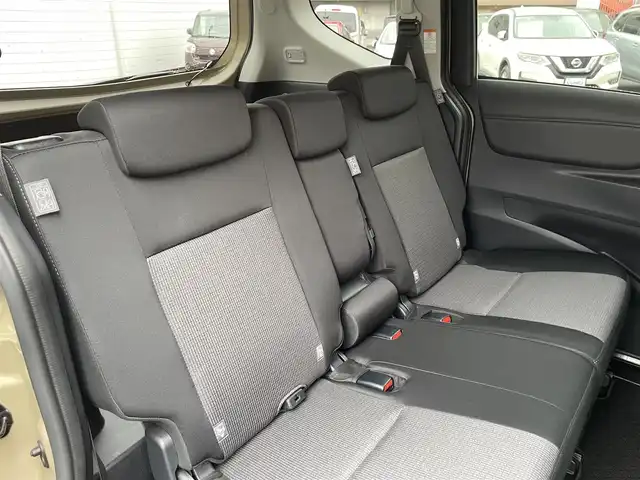 トヨタ シエンタ ファンベースG 埼玉県 2019(令1)年 11.7万km ベージュ (株)IDOMが運営する【じしゃロン鳩ヶ谷店】の自社ローン専用車両になりますこちらは現金またはオートローンご利用時の価格です。自社ローンご希望の方は別途その旨お申付け下さい/純正ＳＤナビ　/ＣＤ／ＤＶＤ／ＳＤ再生　/ＡＵＸ／Ｂｌｕｅｔｏｏｔｈ接続　/ＥＴＣ　/両側パワースライドドア　/横滑り防止装置　/衝突軽減ブレーキ　/オートエアコン　/スマートキー