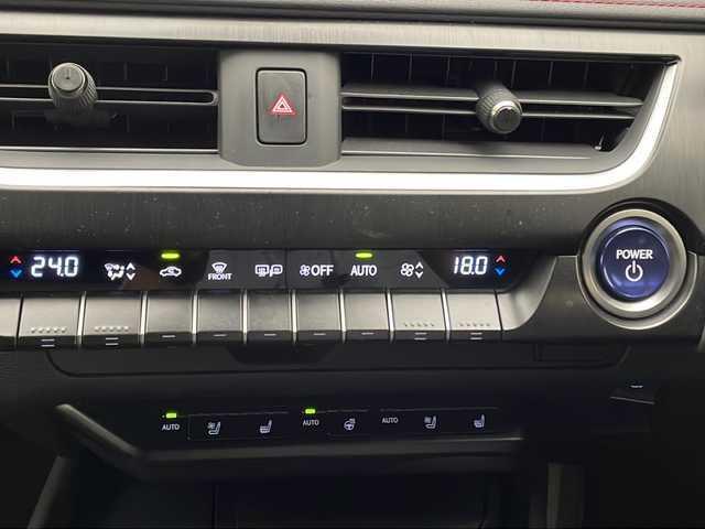 レクサス ＵＸ 250h Fスポーツ 宮崎県 2019(平31)年 7.2万km ホワイトノーヴァガラスフレーク 禁煙車/レクサスセーフティシステム/純正12.3型ナビTV/（CD/DVD/Blu-ray/Bluetooth/MSV/フルセグTV)/純正ビルトイン2.0ETC/純正3眼LEDオートライト/純正LEDフォグ/純正18インチアルミ/純正フロアマット/全方位モニター/プリクラッシュセーフティ/アダプティブクルーズコントロール/レーンディパーチャーアラート/ブラインドスポットモニター/クリアランスソナー/ヘッドアップディスプレイ/黒本革シート/前席パワーシート/前席エアシート/シートヒーター/パワーチルトステアリング/ドライブレコーダー/パドルシフト/本革巻ハンドル/デュアルオートエアコン（ナノイー）/パワーバックドア/スマートキー/プッシュエンジンスタート/スペアキー/新車時保証書/取扱い説明書