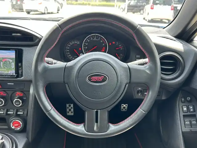 スバル ＢＲＺ tS GTパッケージ 愛媛県 2013(平25)年 2.6万km WRブルーマイカ 禁煙車/登録時走行距離：25832km/ディーラーオプション純正7インチナビ(反応不良)/CD/DVD/フルセグTV/Bluetooth/バックカメラ/ETC/横滑り防止装置/HIDヘッドライト/フォグランプ/オートライト/ハーフレザーシート/エンジンスタートボタン/スマートキー/純正フロアマット/純正18インチアルミホイール/純正エアロ