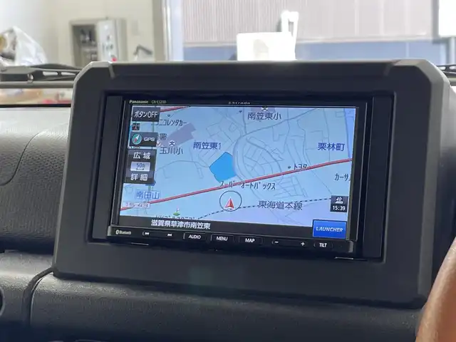 スズキ ジムニー シエラ JC 滋賀県 2020(令2)年 1.8万km シフォンアイボリーメタリックブラック2トーンルーフ 社外SDナビ【CD/USB/Bluetooth】/衝突軽減ブレーキ/車線逸脱警報/クルーズコントロール/D/N席シートヒーター/オートライト/LEDヘッドライト/ETC/前方ドライブレコーダー/革巻きステアリング/ルーフキャリア