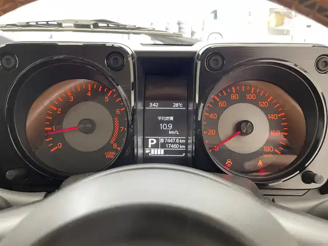 スズキ ジムニー シエラ JC 滋賀県 2020(令2)年 1.8万km シフォンアイボリーメタリックブラック2トーンルーフ 社外SDナビ【CD/USB/Bluetooth】/衝突軽減ブレーキ/車線逸脱警報/クルーズコントロール/D/N席シートヒーター/オートライト/LEDヘッドライト/ETC/前方ドライブレコーダー/革巻きステアリング/ルーフキャリア