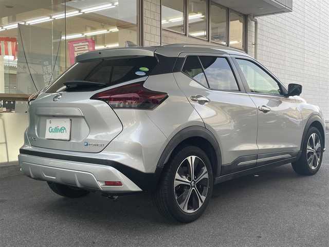 日産 キックス X 愛知県 2021(令3)年 2.9万km ブリリアントシルバー セーフティアシスト/・プロパイロット/・インテリジェントエマージェンシーブレーキ/・インテリジェントLI〈車線逸脱防支援〉/・インテリジェントDA〈ふらつき警報〉/・LDW〈車線逸脱警報〉/・ハイビームアシスト/・踏み間違い衝突防止アシスト/純正SDナビ〈MM320-L〉/・DVD／Bluetooth／地デジTV/バック／アラウンドビューカメラ/インテリジェントルームミラー〈MOP〉/寒冷地仕様〈MOP〉/・前席シートヒーター/・ステアリングヒーター/・ヒーター付ドアミラー/ルーフレール/前後ソナー/純正ドライブレコーダー/LEDヘッドライト＆フォグライト/ブルーLEDプッシュパワースタート/インテリジェントキー