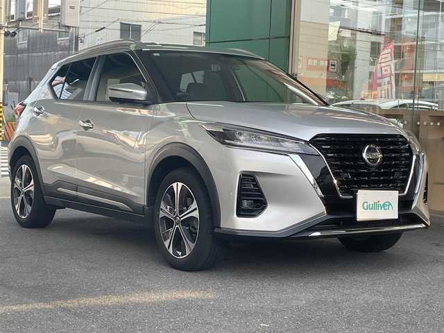 日産 キックス X 愛知県 2021(令3)年 2.9万km ブリリアントシルバー セーフティアシスト/・プロパイロット/・インテリジェントエマージェンシーブレーキ/・インテリジェントLI〈車線逸脱防支援〉/・インテリジェントDA〈ふらつき警報〉/・LDW〈車線逸脱警報〉/・ハイビームアシスト/・踏み間違い衝突防止アシスト/純正SDナビ〈MM320-L〉/・DVD／Bluetooth／地デジTV/バック／アラウンドビューカメラ/インテリジェントルームミラー〈MOP〉/寒冷地仕様〈MOP〉/・前席シートヒーター/・ステアリングヒーター/・ヒーター付ドアミラー/ルーフレール/前後ソナー/純正ドライブレコーダー/LEDヘッドライト＆フォグライト/ブルーLEDプッシュパワースタート/インテリジェントキー