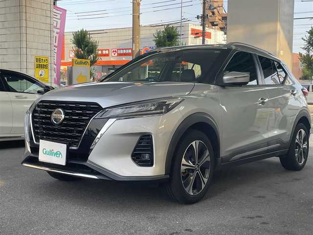 日産 キックス X 愛知県 2021(令3)年 2.9万km ブリリアントシルバー セーフティアシスト/・プロパイロット/・インテリジェントエマージェンシーブレーキ/・インテリジェントLI〈車線逸脱防支援〉/・インテリジェントDA〈ふらつき警報〉/・LDW〈車線逸脱警報〉/・ハイビームアシスト/・踏み間違い衝突防止アシスト/純正SDナビ〈MM320-L〉/・DVD／Bluetooth／地デジTV/バック／アラウンドビューカメラ/インテリジェントルームミラー〈MOP〉/寒冷地仕様〈MOP〉/・前席シートヒーター/・ステアリングヒーター/・ヒーター付ドアミラー/ルーフレール/前後ソナー/純正ドライブレコーダー/LEDヘッドライト＆フォグライト/ブルーLEDプッシュパワースタート/インテリジェントキー