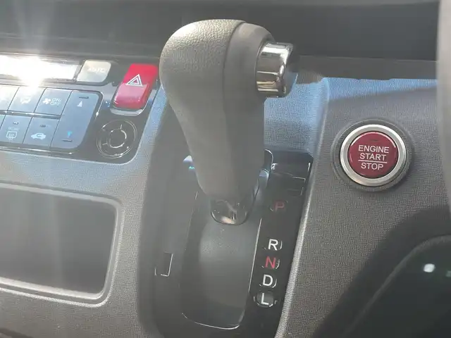 ホンダ Ｎ ＯＮＥ スタンダード L 千葉県 2018(平30)年 0.8万km 赤Ⅱ 社外７インチメモリナビ/フルセグＴＶ/バックカメラ/ＥＴＣ/ＨＩＤヘッドライト/オートライト/プッシュスタート/スマートキー