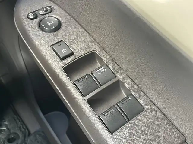 ホンダ Ｎ ＯＮＥ スタンダード L 千葉県 2018(平30)年 0.8万km 赤Ⅱ 社外７インチメモリナビ/フルセグＴＶ/バックカメラ/ＥＴＣ/ＨＩＤヘッドライト/オートライト/プッシュスタート/スマートキー