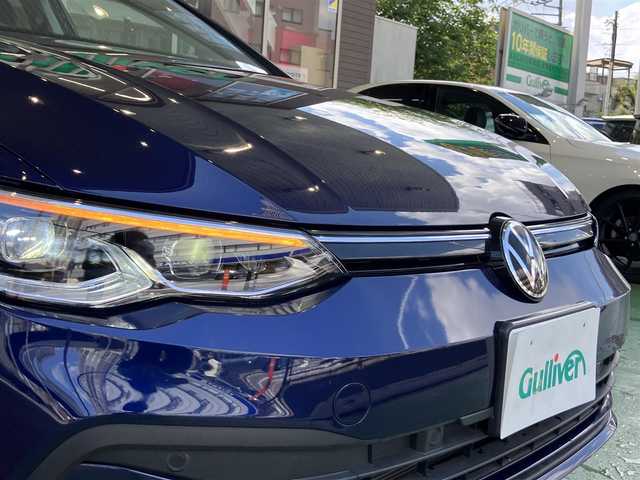 フォルクスワーゲン ゴルフ TDI アクティブアドバンス 神奈川県 2022(令4)年 2.8万km アトランティックブルーM ワンオーナー/保証書/取扱説明書/Discover PRO/・10インチタッチスクリーン/・App Connect/・We Connect Plue/・SDDナビ/・地デジTV/・ジェスチャーコントロール/・7スピーカー/・ETC2.0/Bluetooth/バックカメラ/ドライビングプロファイル機能/オールインセーフティ/・アダプティブクルーズコントロール/・緊急時停車支援システム/・レーンキープアシストシステム/・レーンチェンジアシストシステム/・ドライバー疲労検知システム/・リアトラフィックアラート/・エグジットウォーニング/・プリクラッシュブレーキシステム/・スタティックコーナーリングライト/・ダイナミックコーナーリングライト/・ダイナミックライトアシスト/・駐車支援システム/・パークディスタンスコントロール（フロント/リア）/・オプティカルパーキングシステム/マトリックスLEDヘッドライト/デジタルコックピットプロ/ヘッドアップディスプレイ/前席シートヒーター