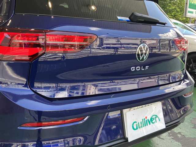 フォルクスワーゲン ゴルフ TDI アクティブアドバンス 神奈川県 2022(令4)年 2.8万km アトランティックブルーM ワンオーナー/保証書/取扱説明書/Discover PRO/・10インチタッチスクリーン/・App Connect/・We Connect Plue/・SDDナビ/・地デジTV/・ジェスチャーコントロール/・7スピーカー/・ETC2.0/Bluetooth/バックカメラ/ドライビングプロファイル機能/オールインセーフティ/・アダプティブクルーズコントロール/・緊急時停車支援システム/・レーンキープアシストシステム/・レーンチェンジアシストシステム/・ドライバー疲労検知システム/・リアトラフィックアラート/・エグジットウォーニング/・プリクラッシュブレーキシステム/・スタティックコーナーリングライト/・ダイナミックコーナーリングライト/・ダイナミックライトアシスト/・駐車支援システム/・パークディスタンスコントロール（フロント/リア）/・オプティカルパーキングシステム/マトリックスLEDヘッドライト/デジタルコックピットプロ/ヘッドアップディスプレイ/前席シートヒーター