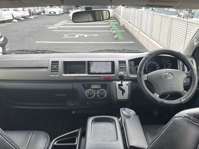 トヨタ ハイエース グランドキャビン 東京都 2011(平23)年 17.9万km ゴールドM 純正HDDナビ/　(NHZA-W61G)/CD/DVD/BT/フルセグテレビ/バックカメラ/片側パワースライドドア/ETC/AC100Vコンセント/シートカバー