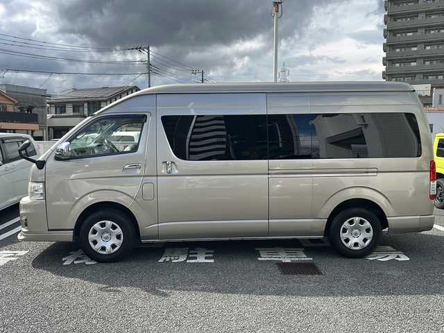 トヨタ ハイエース グランドキャビン 東京都 2011(平23)年 17.9万km ゴールドM 純正HDDナビ/　(NHZA-W61G)/CD/DVD/BT/フルセグテレビ/バックカメラ/片側パワースライドドア/ETC/AC100Vコンセント/シートカバー