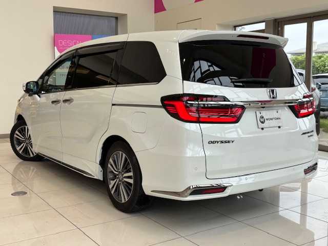 ホンダ オデッセイ ハイブリッド e:HEVアブソルート EX 埼玉県 2022(令4)年 3.3万km プラチナホワイトパール ホンダセンシング /純正10インチメモリナビ/　　CD/DVD/BT/フルセグ /パノラマビューモニタ-/両側パワースライドドア /パワーバックドア /レーダークルーズコントロール /LEDオートライト /ハーフレザー /シートヒーター /純正17インチアルミホイール/ブラインドスポットモニター/電子パーキング/ステアリングスイッチ/ETC2.0