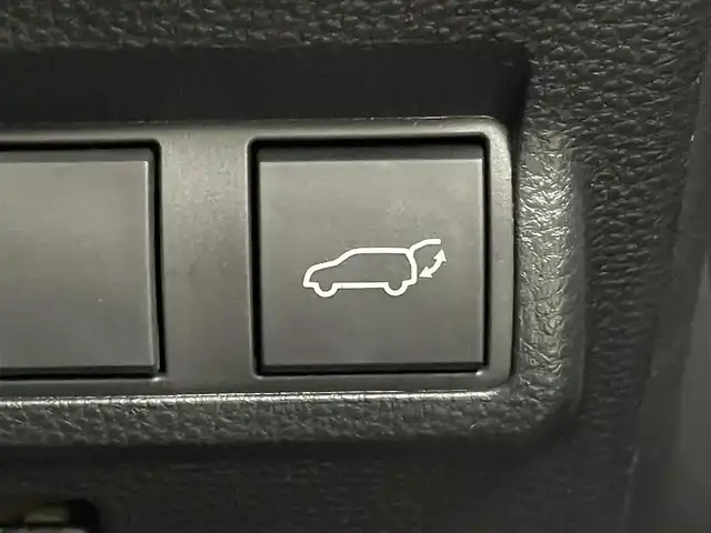 トヨタ カローラ クロス ハイブリッド Z 埼玉県 2022(令4)年 2.2万km アティチュードブラックマイカ モデリスタエアロ　純正９インチディスプレイオーディオ　パノラミックビューモニター　ＢＳＭ　セーフティセンス　レーダークルーズコントロール　ビルトインＥＴＣ　ステアリングヒーター　ＬＥＤヘッドライト