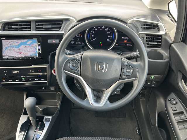 ホンダ フィット 13G FパックコンフォートED 三重県 2019(令1)年 9.9万km ミッドナイトブルービームM 純正ナビ /バックカメラ /ビルトインETC /前席シートヒーター /USB給電 /クルーズコントロール /レーンキープアシスト /LEDヘッドライト /オートライト /ステアリングスイッチ /純正フロアマット /電動格納ミラー/禁煙車