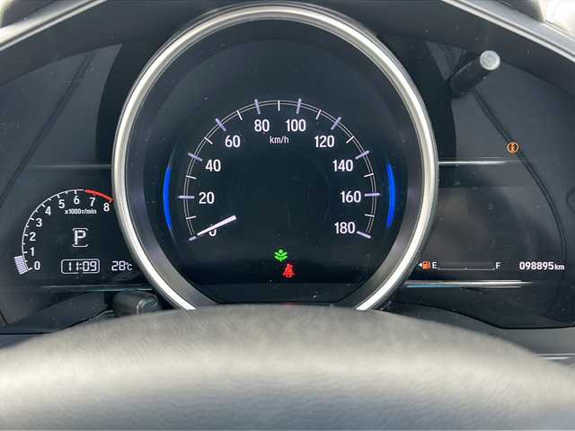 ホンダ フィット 13G FパックコンフォートED 三重県 2019(令1)年 9.9万km ミッドナイトブルービームM 純正ナビ /バックカメラ /ビルトインETC /前席シートヒーター /USB給電 /クルーズコントロール /レーンキープアシスト /LEDヘッドライト /オートライト /ステアリングスイッチ /純正フロアマット /電動格納ミラー/禁煙車