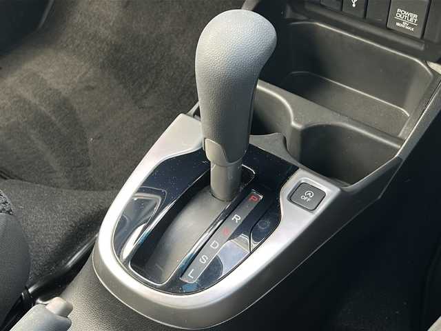 ホンダ フィット 13G FパックコンフォートED 三重県 2019(令1)年 9.9万km ミッドナイトブルービームM 純正ナビ /バックカメラ /ビルトインETC /前席シートヒーター /USB給電 /クルーズコントロール /レーンキープアシスト /LEDヘッドライト /オートライト /ステアリングスイッチ /純正フロアマット /電動格納ミラー/禁煙車