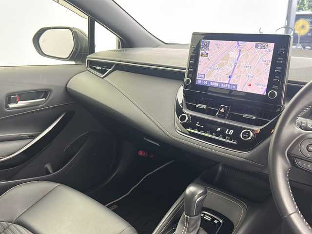トヨタ カローラツーリング ハイブリッド ダブルバイビー 大阪府 2020(令2)年 3.6万km スパークリングブラックパールクリスタルシャイン 7インチディスプレイオーディオ/・バックカメラ/・フルセグテレビ/・Bluetooth/・スマートフォン連携（Apple CarPlay/Android Auto）/・AM/FM/トヨタセーフティーセンス/・プリクラッシュセーフティ/・レーントレーシングアシスト/・レーンディパーチャーアラート/・レーダークルーズコントロール（全車速追従機能）/・オートマチックハイビーム/・ロードサインアシスト/ブラインドスポットモニター/オートブレーキ/オートホールド/ハーフレザーシート/純正フロアマット/USB入力端子（コンソール内1個/コンソール裏2個）/ETC/スマートキー/プッシュスタート/スペアキー1本/スペアタイヤ1本
