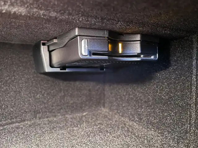 メルセデス・ベンツ ＣＬＳ２２０ｄ SブレイクAMGライン　 愛知県 2016(平28)年 5.3万km ダイヤモンドホワイト サンルーフ　/ブラックレザー　/シートヒーター　/ＣＯＭＭＡＮＤナビ　/Ｂｌｕｅｔｏｏｔｈ　/バックカメラ　/フルセグＴＶ　/ＡＣＣ　/ＬＫＡ　/ＬＤＷ　/ＢＳＭ　/キーレスゴー　/ＬＥＤヘッドライト/コーナーセンサー/ＥＴＣ/エアサスペンション/パワーバックドア/プッシュスタート/ウィンカーミラー/アイドリングストップ