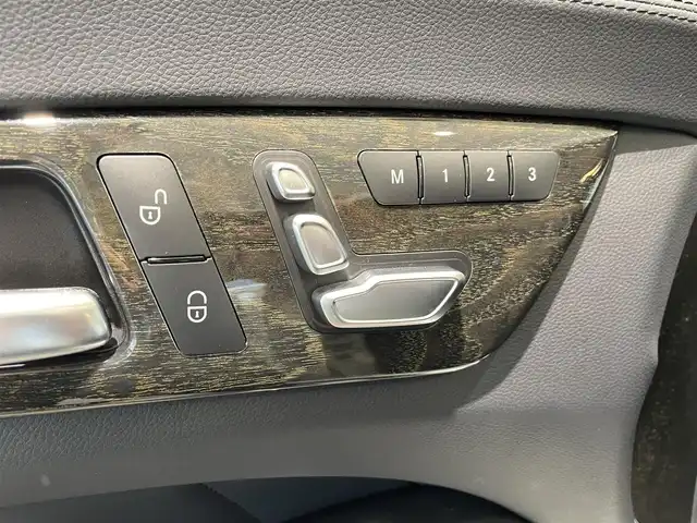 メルセデス・ベンツ ＣＬＳ２２０ｄ SブレイクAMGライン　 愛知県 2016(平28)年 5.3万km ダイヤモンドホワイト サンルーフ　/ブラックレザー　/シートヒーター　/ＣＯＭＭＡＮＤナビ　/Ｂｌｕｅｔｏｏｔｈ　/バックカメラ　/フルセグＴＶ　/ＡＣＣ　/ＬＫＡ　/ＬＤＷ　/ＢＳＭ　/キーレスゴー　/ＬＥＤヘッドライト/コーナーセンサー/ＥＴＣ/エアサスペンション/パワーバックドア/プッシュスタート/ウィンカーミラー/アイドリングストップ