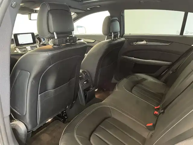 メルセデス・ベンツ ＣＬＳ２２０ｄ SブレイクAMGライン　 愛知県 2016(平28)年 5.3万km ダイヤモンドホワイト サンルーフ　/ブラックレザー　/シートヒーター　/ＣＯＭＭＡＮＤナビ　/Ｂｌｕｅｔｏｏｔｈ　/バックカメラ　/フルセグＴＶ　/ＡＣＣ　/ＬＫＡ　/ＬＤＷ　/ＢＳＭ　/キーレスゴー　/ＬＥＤヘッドライト/コーナーセンサー/ＥＴＣ/エアサスペンション/パワーバックドア/プッシュスタート/ウィンカーミラー/アイドリングストップ