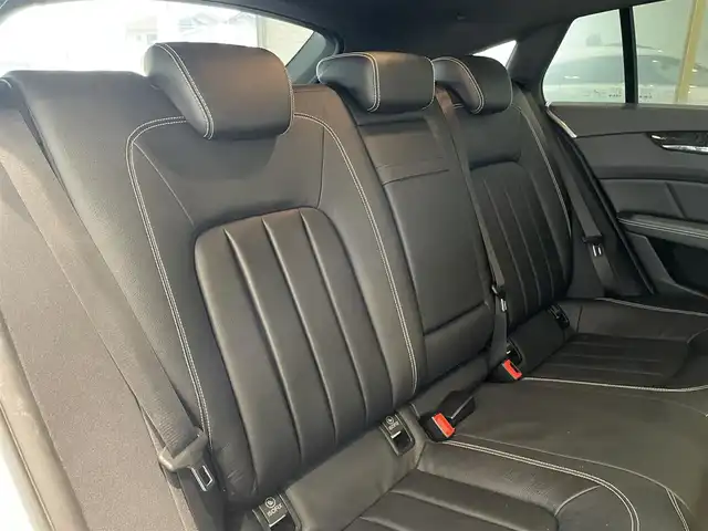 メルセデス・ベンツ ＣＬＳ２２０ｄ SブレイクAMGライン　 愛知県 2016(平28)年 5.3万km ダイヤモンドホワイト サンルーフ　/ブラックレザー　/シートヒーター　/ＣＯＭＭＡＮＤナビ　/Ｂｌｕｅｔｏｏｔｈ　/バックカメラ　/フルセグＴＶ　/ＡＣＣ　/ＬＫＡ　/ＬＤＷ　/ＢＳＭ　/キーレスゴー　/ＬＥＤヘッドライト/コーナーセンサー/ＥＴＣ/エアサスペンション/パワーバックドア/プッシュスタート/ウィンカーミラー/アイドリングストップ