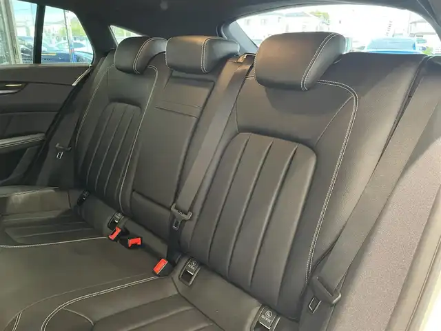 メルセデス・ベンツ ＣＬＳ２２０ｄ SブレイクAMGライン　 愛知県 2016(平28)年 5.3万km ダイヤモンドホワイト サンルーフ　/ブラックレザー　/シートヒーター　/ＣＯＭＭＡＮＤナビ　/Ｂｌｕｅｔｏｏｔｈ　/バックカメラ　/フルセグＴＶ　/ＡＣＣ　/ＬＫＡ　/ＬＤＷ　/ＢＳＭ　/キーレスゴー　/ＬＥＤヘッドライト/コーナーセンサー/ＥＴＣ/エアサスペンション/パワーバックドア/プッシュスタート/ウィンカーミラー/アイドリングストップ