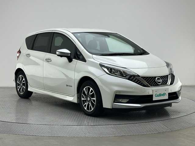 日産 ノート e－パワーニスモ S ブラックLTD 兵庫県 2020(令2)年 5.9万km ブリリアントホワイトパール 純正7インチナビ（CD/DVD・FM/AM・BT・AUX・フルセグ）/全方位カメラ/ETC/純正AW15インチ/純正フロアマット/デジタルインナーミラー/社外ドラレコ（前方のみ）/プッシュスタート/スマートキー/レーンキープアシスト/踏み間違え防止アシスト/エマージェンシーブレーキ/LEDヘッドランプ/フォグランプ/オートライト/電動格納ミラー/ウインカーミラー