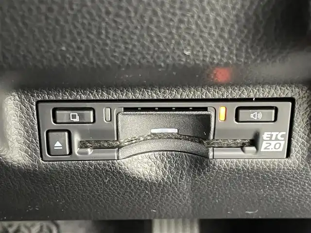 トヨタ シエンタ ハイブリッド Z 熊本県 2025(令7)年 0.1千km ベージュ 登録済未使用車/純正ディスプレイオーディオコネクトナビ（ＡｐｐｌＣａｒＰｌａｙ・ＡｎｄｒｏｉｄＡｕｔｏ・ＢＴ・フルセグ・ＵＳＢ）/純正前後ドライブレコーダー　/全周囲カメラ/ビルトインＥＴＣ２．０　/トヨタセーフティーセンス/・ブラインドスポットモニター/・レーダークルーズコントロール/・プリクラッシュセーフティ/・レーンキープアシスト/・レーンディパーチャーアラート/・リアクロストラフィックアラート/・駐車時支援パーキングサポートシステム/・プロアクティブドライビングアシスト/・ロードサインアシスト/横滑り防止/両側パワースライドドア　/前後クリアランスソナー/オートライト/オートマチックハイビーム/LEDヘッドライト/スマートキー/プッシュスタート/スペアキー1本/保証書/取扱説明書