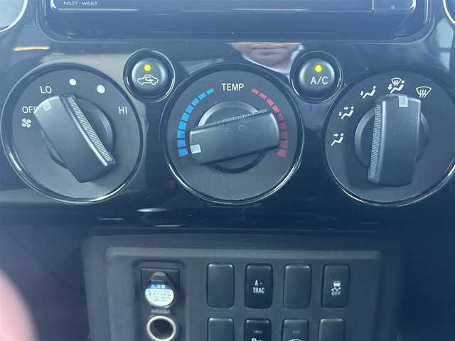 トヨタ ＦＪクルーザー ファイナルエディション 群馬県 2018(平30)年 4.6万km ベージュ ワンオーナー/純正SDナビ/（CD/DVD/SD/Bluetooth/MSV）/フルセグテレビ/バックカメラ/クルーズコントロール/専用ボディ色ベージュ（4U0）/ブラック枠ブラックメッシュフロントグリル/ブラックフロントバンパー/フロントフォグ/ブラックリアバンパー/ブラックドアミラー/ブラックアウトサイドハンドル/サイドステップ/純正20インチアルミホイール/ブラックホイールカバー付背面タイヤ/ベージュ加飾付ブラックセンターパネル/リモコンキー/保証書/取扱説明書