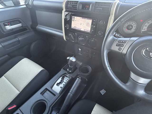 トヨタ ＦＪクルーザー ファイナルエディション 群馬県 2018(平30)年 4.6万km ベージュ ワンオーナー/純正SDナビ/（CD/DVD/SD/Bluetooth/MSV）/フルセグテレビ/バックカメラ/クルーズコントロール/専用ボディ色ベージュ（4U0）/ブラック枠ブラックメッシュフロントグリル/ブラックフロントバンパー/フロントフォグ/ブラックリアバンパー/ブラックドアミラー/ブラックアウトサイドハンドル/サイドステップ/純正20インチアルミホイール/ブラックホイールカバー付背面タイヤ/ベージュ加飾付ブラックセンターパネル/リモコンキー/保証書/取扱説明書