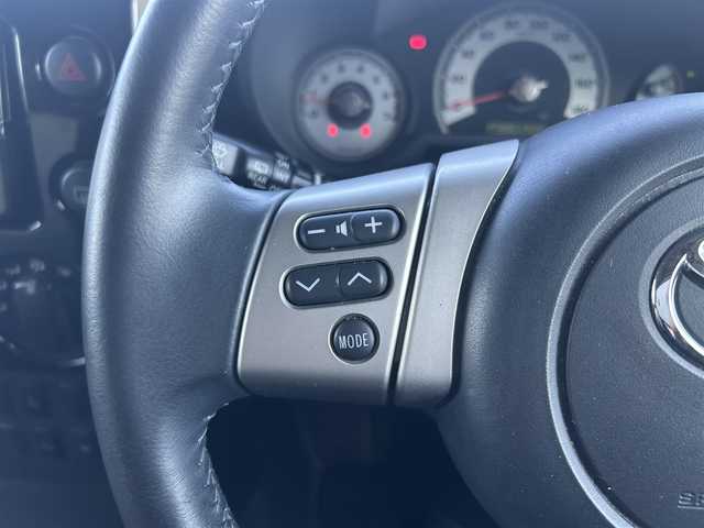 トヨタ ＦＪクルーザー ファイナルエディション 群馬県 2018(平30)年 4.6万km ベージュ ワンオーナー/純正SDナビ/（CD/DVD/SD/Bluetooth/MSV）/フルセグテレビ/バックカメラ/クルーズコントロール/専用ボディ色ベージュ（4U0）/ブラック枠ブラックメッシュフロントグリル/ブラックフロントバンパー/フロントフォグ/ブラックリアバンパー/ブラックドアミラー/ブラックアウトサイドハンドル/サイドステップ/純正20インチアルミホイール/ブラックホイールカバー付背面タイヤ/ベージュ加飾付ブラックセンターパネル/リモコンキー/保証書/取扱説明書