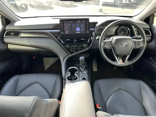 トヨタ カムリ WSレザーパッケージ 和歌山県 2021(令3)年 7万km アティチュードブラックマイカ/プラチナホワイトパールマイカ 純正ナビ/フルセグTV/Bluetooth/CD/DVD/USB/バックカメラ/ビルトインETC/前後ドライブレコーダー/トヨタセーフティセンス/BSM/レーダークルーズコントロール/レーンキープアシスト/クリアランスソナー/革巻きステアリング/ステアリングスイッチ/パドルシフト/レザーシート/前席パワーシート/前席シートヒーター/LEDヘッドライト/オートライト/オートハイビーム/純正18インチAW/ドアバイザー/純正フロアマット/プッシュスタート/スマートキー