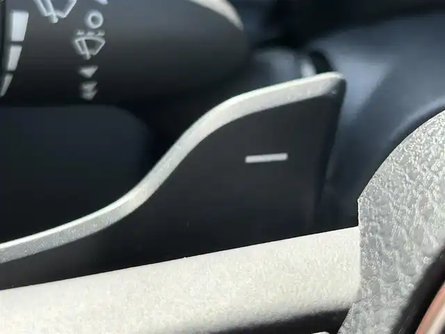 トヨタ カムリ WSレザーパッケージ 和歌山県 2021(令3)年 7万km アティチュードブラックマイカ/プラチナホワイトパールマイカ 純正ナビ/フルセグTV/Bluetooth/CD/DVD/USB/バックカメラ/ビルトインETC/前後ドライブレコーダー/トヨタセーフティセンス/BSM/レーダークルーズコントロール/レーンキープアシスト/クリアランスソナー/革巻きステアリング/ステアリングスイッチ/パドルシフト/レザーシート/前席パワーシート/前席シートヒーター/LEDヘッドライト/オートライト/オートハイビーム/純正18インチAW/ドアバイザー/純正フロアマット/プッシュスタート/スマートキー