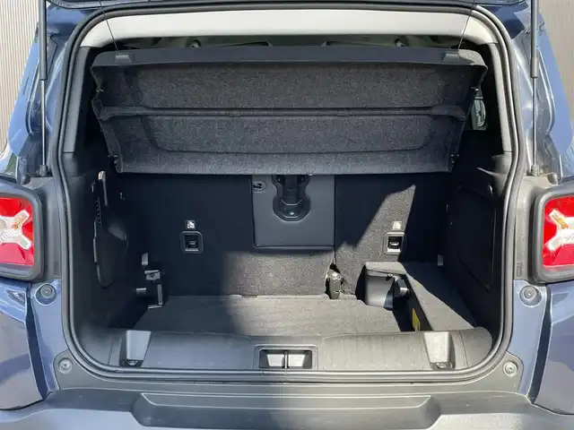 クライスラー・ジープ ジープ レネゲード リミテッド 4xe 長野県 2022(令4)年 3.9万km 青Ｍ CarPlay /ブラックレザーシート /シートヒーター /ステアリングヒーター /PWシート /純正ナビ /フルセグTV /バックカメラ /ACC /ブラインドスポット /レーンキープ /LEDヘッドライト /ドラレコ /ルーフレール /スマートキー /ETC