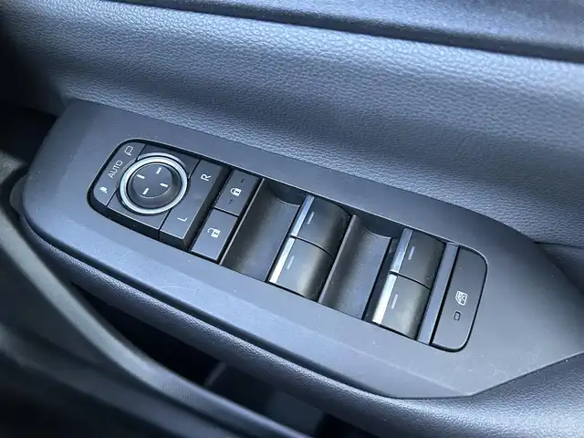 トヨタ プリウス U 栃木県 2023(令5)年 4.2万km ダークブルー トヨタセーフティセンス/純正8インチディスプレイオーディオ/フルセグTV/Bluetooth/AppleCarPlay/MiraCast/パノラミックビューモニター/ビルトインETC2.0/上級ファブリックシート/シートヒーター/LEDヘッドライト/オートハイビーム/アクセサリーコンセント/クリアランスソナー/レーダークルーズコントロール/スマートキー/スペアキー/保証書/取説