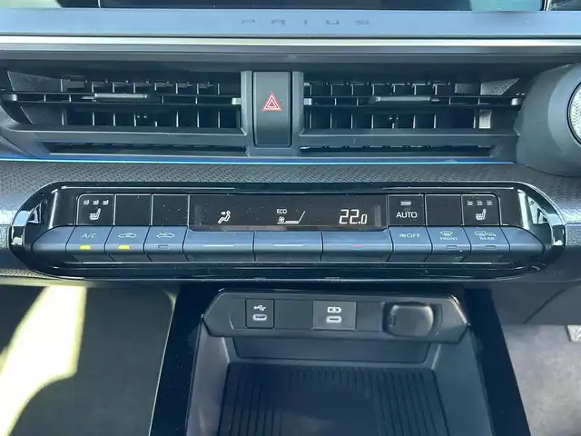 トヨタ プリウス U 栃木県 2023(令5)年 4.2万km ダークブルー トヨタセーフティセンス/純正8インチディスプレイオーディオ/フルセグTV/Bluetooth/AppleCarPlay/MiraCast/パノラミックビューモニター/ビルトインETC2.0/上級ファブリックシート/シートヒーター/LEDヘッドライト/オートハイビーム/アクセサリーコンセント/クリアランスソナー/レーダークルーズコントロール/スマートキー/スペアキー/保証書/取説