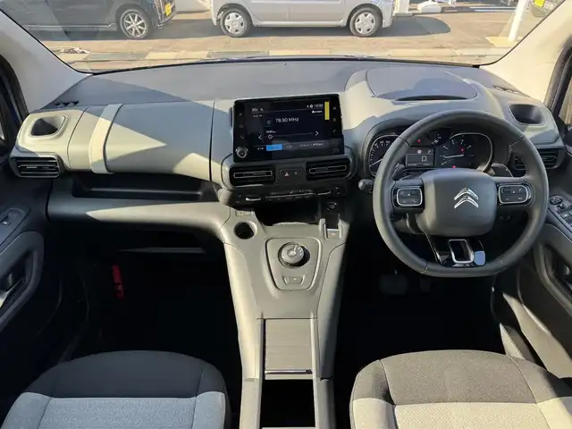 シトロエン シトロエン ベルランゴ シャイン ブルーHDi 三重県 2023(令5)年 0.4万km 青 agreベットキット/マルチパノラミックルーフ/純正ディスプレイオーディオ/全方位モニター/ドライブレコーダー前後/ルーフレール/ブラインドスポットモニター/クリアランスソナー /ETC/スマートキー×2/プッシュスタート/シートバックテーブル/純正16インチアルミホイール