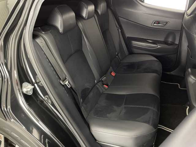 トヨタ Ｃ－ＨＲ S GRスポーツ 宮崎県 2019(令1)年 5万km ブラックマイカ 純正ディスプレイオーディオ/(AM/FM/Bluetooth/フルセグ/ナビ)/衝突軽減ブレーキ/クルーズコントロール/ブラインドスポットモニター　/車線逸脱警報/ドライブレコーダー/ステアリングスイッチ/プッシュスターター/ハーフレザーシート/シートヒーター/バックカメラ/オートハイビーム/LEDヘッドライト/フロアマット/サイドバイザー/ETC