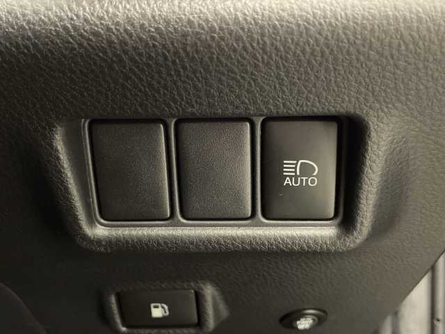 トヨタ Ｃ－ＨＲ S GRスポーツ 宮崎県 2019(令1)年 5万km ブラックマイカ 純正ディスプレイオーディオ/(AM/FM/Bluetooth/フルセグ/ナビ)/衝突軽減ブレーキ/クルーズコントロール/ブラインドスポットモニター　/車線逸脱警報/ドライブレコーダー/ステアリングスイッチ/プッシュスターター/ハーフレザーシート/シートヒーター/バックカメラ/オートハイビーム/LEDヘッドライト/フロアマット/サイドバイザー/ETC