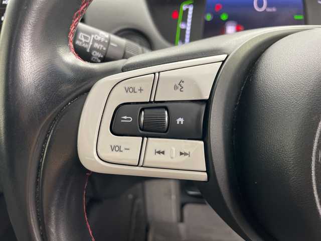 ホンダ フィット e:HEVホーム カーサ 道央・札幌 2022(令4)年 3.3万km プレミアムクリスタルレッドM ・4WD/・寒冷地仕様/・ホンダセンシング/・衝突被害軽減ブレーキ/・横滑り防止装置/・レーンキープアシスト/・クルーズコントロール/・純正9インチナビ/・BT&USB&フルセグTV/・ハーフレザーシート/・前席シートヒーター/・ビルトインETC2.0/・LEDヘッドライト/・オートライト/・スマートキー/・プッシュスタート