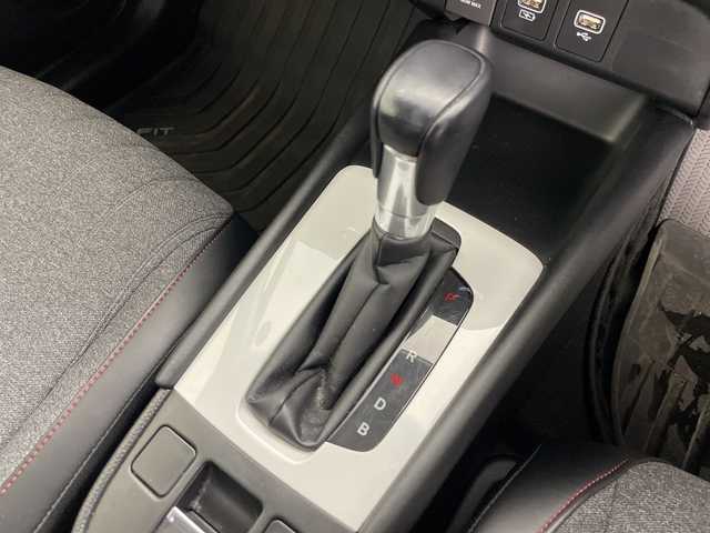 ホンダ フィット e:HEVホーム カーサ 道央・札幌 2022(令4)年 3.3万km プレミアムクリスタルレッドM ・4WD/・寒冷地仕様/・ホンダセンシング/・衝突被害軽減ブレーキ/・横滑り防止装置/・レーンキープアシスト/・クルーズコントロール/・純正9インチナビ/・BT&USB&フルセグTV/・ハーフレザーシート/・前席シートヒーター/・ビルトインETC2.0/・LEDヘッドライト/・オートライト/・スマートキー/・プッシュスタート