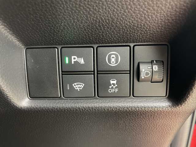 ホンダ フィット e:HEVホーム カーサ 道央・札幌 2022(令4)年 3.3万km プレミアムクリスタルレッドM ・4WD/・寒冷地仕様/・ホンダセンシング/・衝突被害軽減ブレーキ/・横滑り防止装置/・レーンキープアシスト/・クルーズコントロール/・純正9インチナビ/・BT&USB&フルセグTV/・ハーフレザーシート/・前席シートヒーター/・ビルトインETC2.0/・LEDヘッドライト/・オートライト/・スマートキー/・プッシュスタート