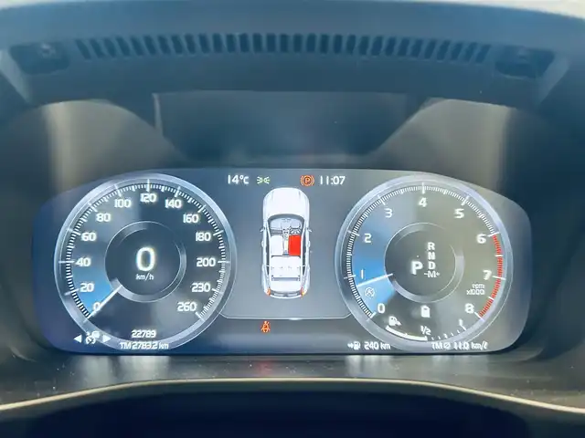 ボルボ ＸＣ４０ B4 モメンタム 大阪府 2021(令3)年 2.3万km 白 クライメートパッケージ/ACC/純正ナビ/TV/360度カメラ/applecarplay/純正18インチAW/LEDヘッドライト/電動リアゲート/ブラインドスポット/クリアランスソナー/Dメモリ付きパワーシート/シートヒーター/ステアリングヒーター/ルーフレール/ETC/ドラレコ/スマートキー