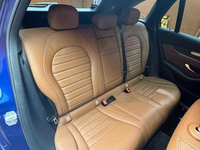 メルセデス・ベンツ ＧＬＣ２２０ d 4マチック AMGライン 千葉県 2019(令1)年 3万km ブリリアントブルーM レザーエクスクルーシブＰＫＧ　/パノラマＳＲ　/Ｂｕｒｍｅｓｔｅｒサウンド　/ＨＵＤ　/茶革シート　/ＡＣＣ　/ナビ　/ＴＶ　/３６０°　/Ｂｌｕｅｔｏｏｔｈ接続　/シートヒーター　/ベンチレーション　/電動リアゲート