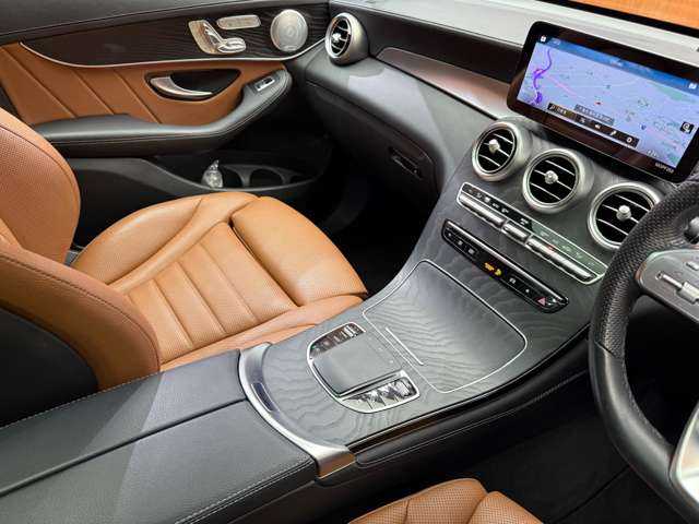メルセデス・ベンツ ＧＬＣ２２０ d 4マチック AMGライン 千葉県 2019(令1)年 3万km ブリリアントブルーM レザーエクスクルーシブＰＫＧ　/パノラマＳＲ　/Ｂｕｒｍｅｓｔｅｒサウンド　/ＨＵＤ　/茶革シート　/ＡＣＣ　/ナビ　/ＴＶ　/３６０°　/Ｂｌｕｅｔｏｏｔｈ接続　/シートヒーター　/ベンチレーション　/電動リアゲート