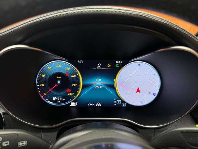 メルセデス・ベンツ ＧＬＣ２２０ d 4マチック AMGライン 千葉県 2019(令1)年 3万km ブリリアントブルーM レザーエクスクルーシブＰＫＧ　/パノラマＳＲ　/Ｂｕｒｍｅｓｔｅｒサウンド　/ＨＵＤ　/茶革シート　/ＡＣＣ　/ナビ　/ＴＶ　/３６０°　/Ｂｌｕｅｔｏｏｔｈ接続　/シートヒーター　/ベンチレーション　/電動リアゲート