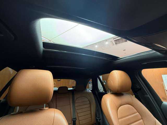 メルセデス・ベンツ ＧＬＣ２２０ d 4マチック AMGライン 千葉県 2019(令1)年 3万km ブリリアントブルーM レザーエクスクルーシブＰＫＧ　/パノラマＳＲ　/Ｂｕｒｍｅｓｔｅｒサウンド　/ＨＵＤ　/茶革シート　/ＡＣＣ　/ナビ　/ＴＶ　/３６０°　/Ｂｌｕｅｔｏｏｔｈ接続　/シートヒーター　/ベンチレーション　/電動リアゲート