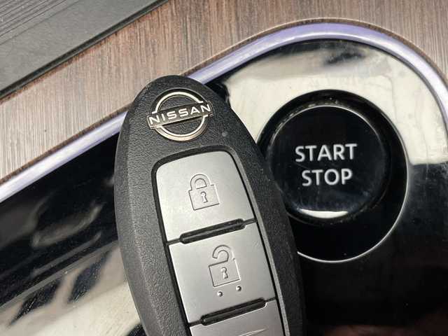 日産 オーラ G 愛知県 2022(令4)年 5万km ピンク プロパイロット/純正9型ディスプレイオーディオナビ/プレミアムサウンドBOSE/全方位カメラ/レーダークルーズコントロール/シートヒーター/バックカメラ/コーナーセンサー/純正アルミホイール/ETC2.0/ブラインドスポットモニター/LEDヘッドライト/ステアリングヒーター/インテリジェントミラー/オートマチックハイビーム/ワイヤレス充電機/衝突軽減システム/フルセグ/Bluetooth/ステアリングスイッチ/スマートキー/プッシュスタート