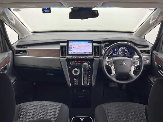 三菱 デリカＤ：５ P 秋田県 2021(令3)年 2.7万km ベージュ 4WD/衝突被害軽減ブレーキ　/ALPINEナビ　/　　CD/DVD/BT/フルセグTV/アラウンドビューモニター　/両側パワースライドドア/パワーバックドア　/レーダークルーズコントロール　/LEDオートライト　/運転席パワーシート　/前席シートヒーター　/社外BRUT16インチアルミホイール/LED照明付き電動サイドステップ/ブラインドスポットモニター/ステアリングヒーター/パドルシフト/スマートキー/ETC