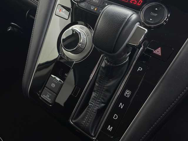 三菱 デリカＤ：５ P 秋田県 2021(令3)年 2.7万km ベージュ 4WD/衝突被害軽減ブレーキ　/ALPINEナビ　/　　CD/DVD/BT/フルセグTV/アラウンドビューモニター　/両側パワースライドドア/パワーバックドア　/レーダークルーズコントロール　/LEDオートライト　/運転席パワーシート　/前席シートヒーター　/社外BRUT16インチアルミホイール/LED照明付き電動サイドステップ/ブラインドスポットモニター/ステアリングヒーター/パドルシフト/スマートキー/ETC