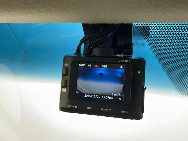 三菱 デリカＤ：５ P 秋田県 2021(令3)年 2.7万km ベージュ 4WD/衝突被害軽減ブレーキ　/ALPINEナビ　/　　CD/DVD/BT/フルセグTV/アラウンドビューモニター　/両側パワースライドドア/パワーバックドア　/レーダークルーズコントロール　/LEDオートライト　/運転席パワーシート　/前席シートヒーター　/社外BRUT16インチアルミホイール/LED照明付き電動サイドステップ/ブラインドスポットモニター/ステアリングヒーター/パドルシフト/スマートキー/ETC